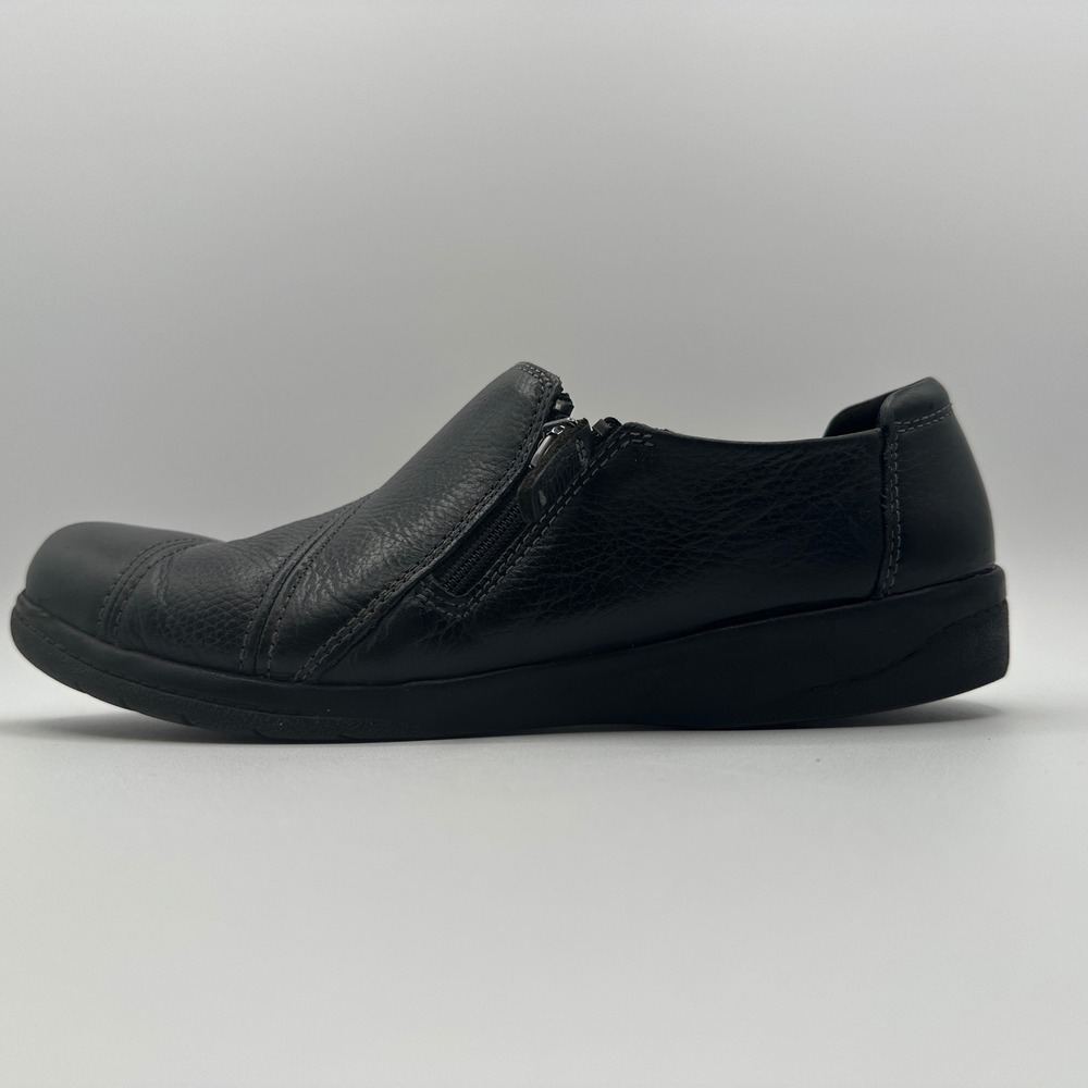 Clarks Cheyn Clay Loafers‎ Women 9.5 Black Leather Side Zip Comfort SlipOn